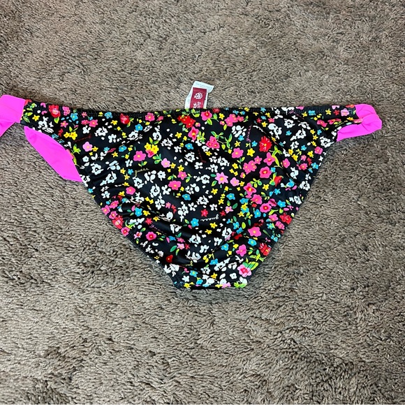Guess floral print bikini style #20569 size large A80 - Picture 6 of 14